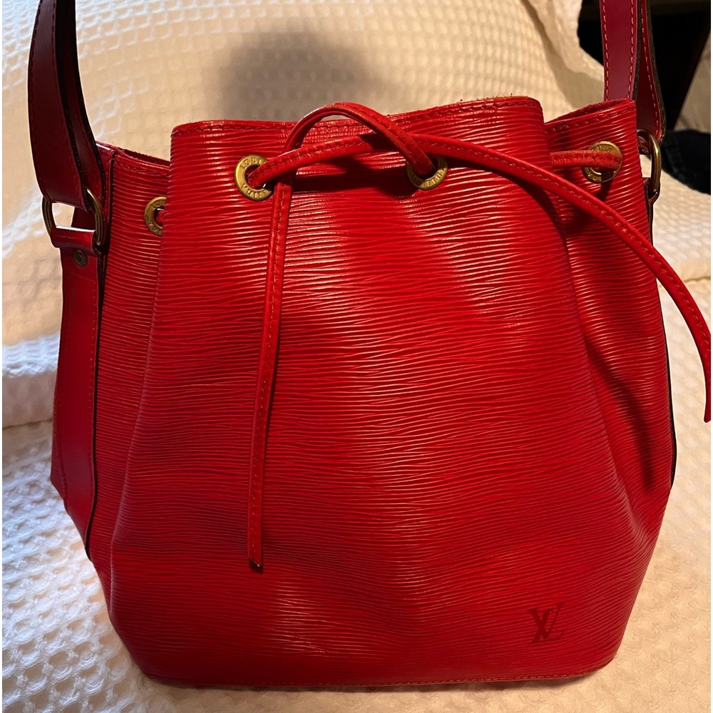 Preloved Vintage LV Epi Leather Noe Bag